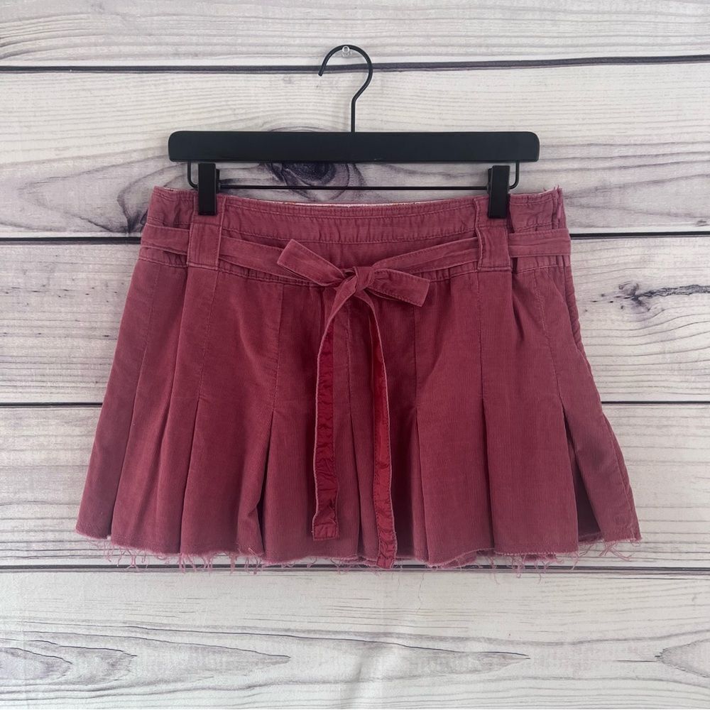 American Eagle Vintage Y2K Dusty Pink Pleated Mini Skirt